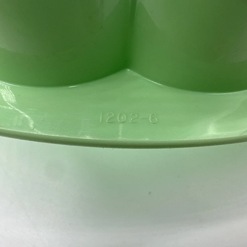 Tupperware Green Fluted 9